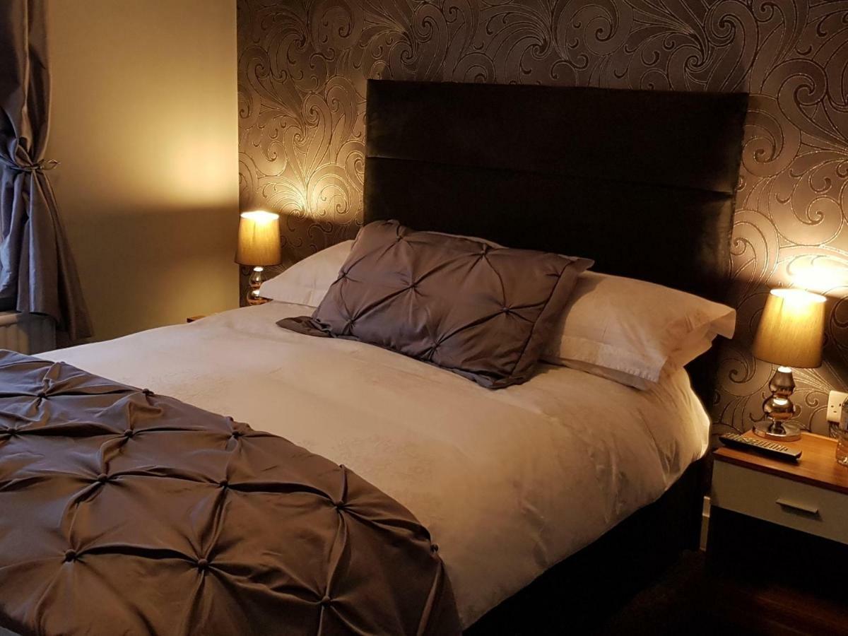 Courtneys Of Gynn Square Bed & Breakfast Blackpool Exterior photo